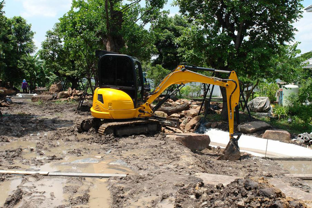 5 things to know about gardening backhoes