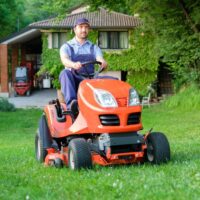 All about Choosing the Right Lawnmower