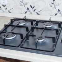 Pros and cons of electrics and gas cooktops