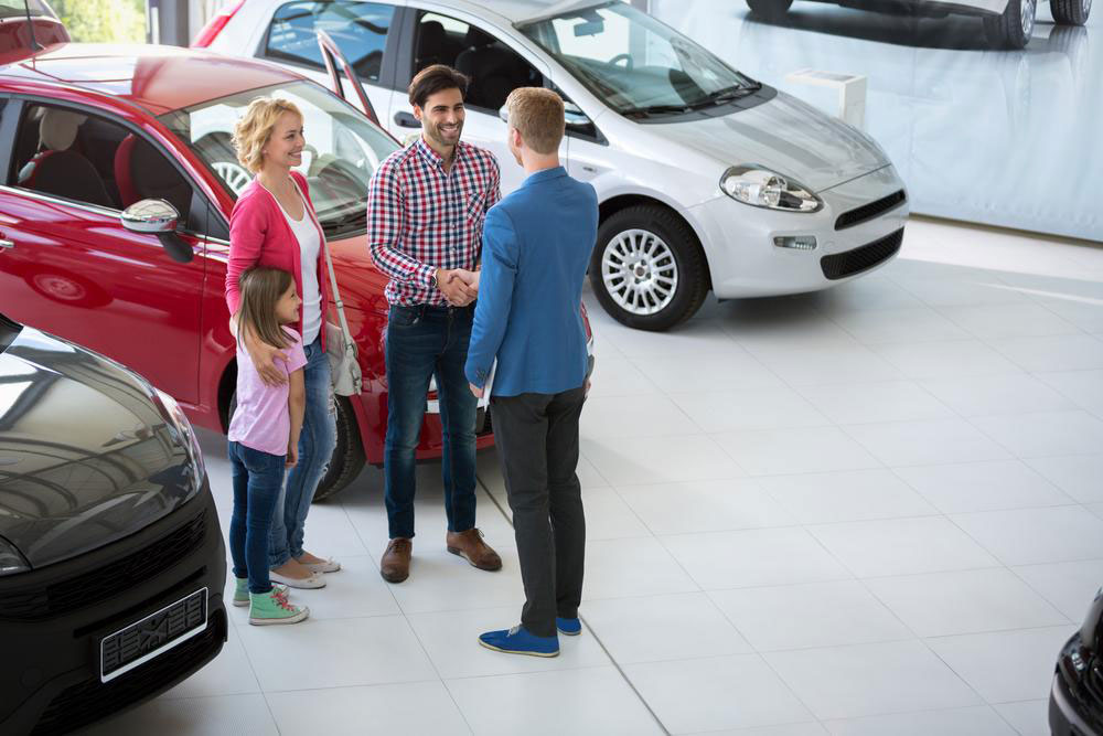 How are Toyota dealers personalizing the face of car sales