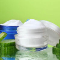 Popular Organic Dry Skin Moisturizers for the Face and Body