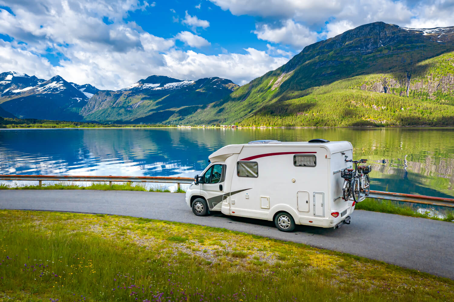 Top 8 Benefits Of Buying A Motor-home RV