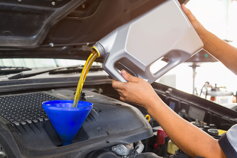 8 Tips to Find the Best Oil Change Deals During Cyber Monday 2023