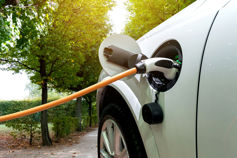 Electric Cars for Seniors &#8211; 7 Tips to Get Good Deals